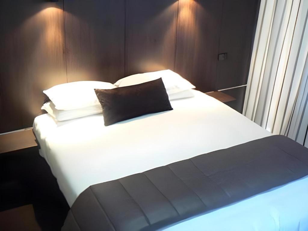 The Riccarton Hotel Christchurch Extérieur photo