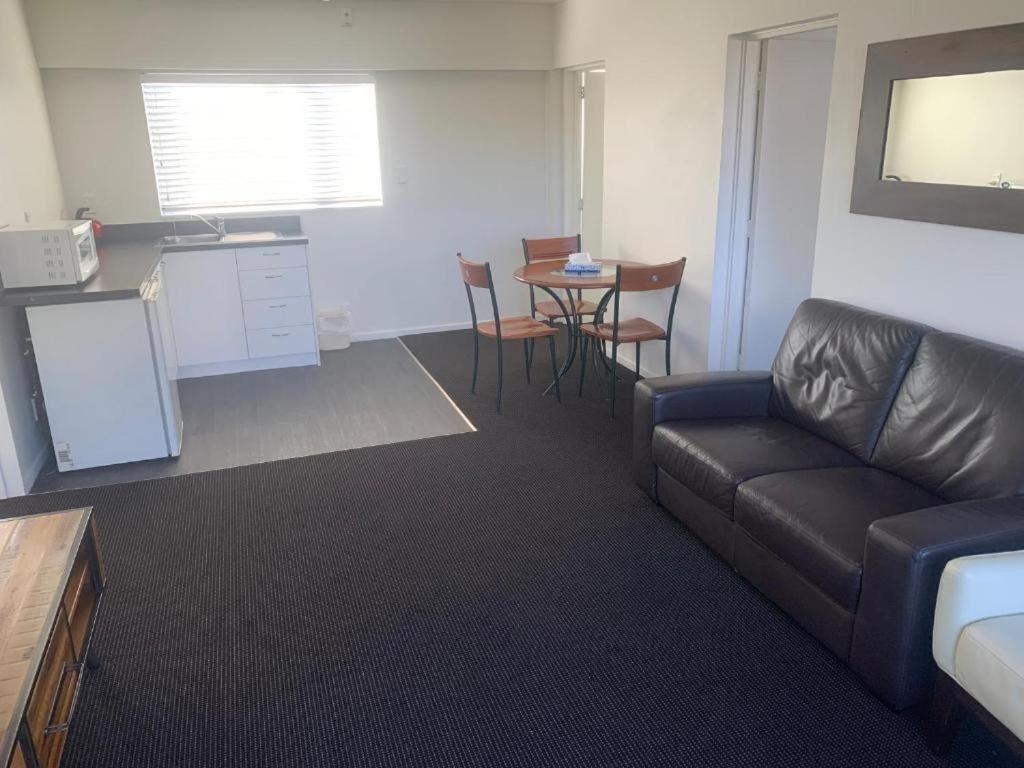 The Riccarton Hotel Christchurch Extérieur photo