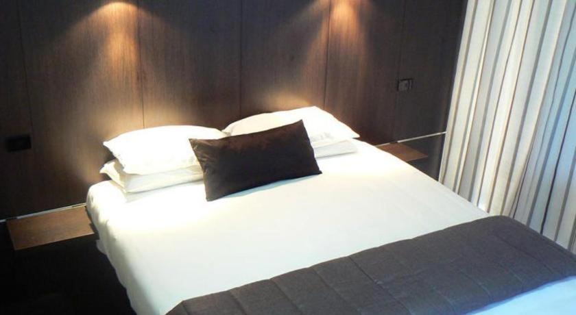 The Riccarton Hotel Christchurch Extérieur photo